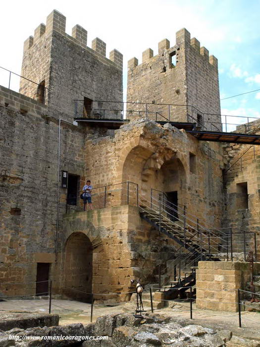 TORRES DEL REY Y DE LA REINA